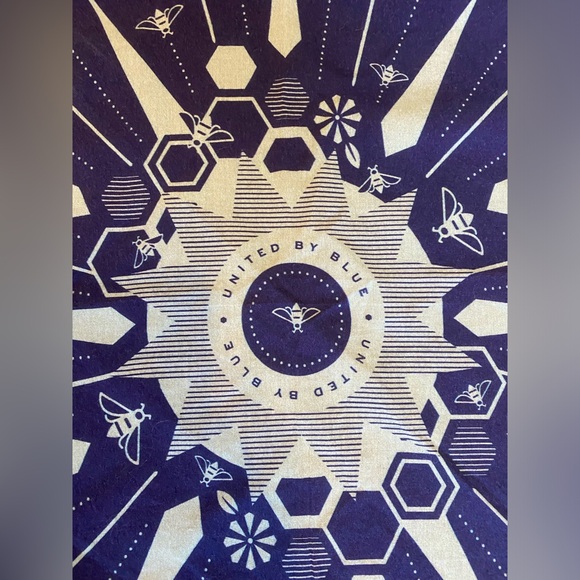 Blue bee scarf/bandana - Picture 4 of 4